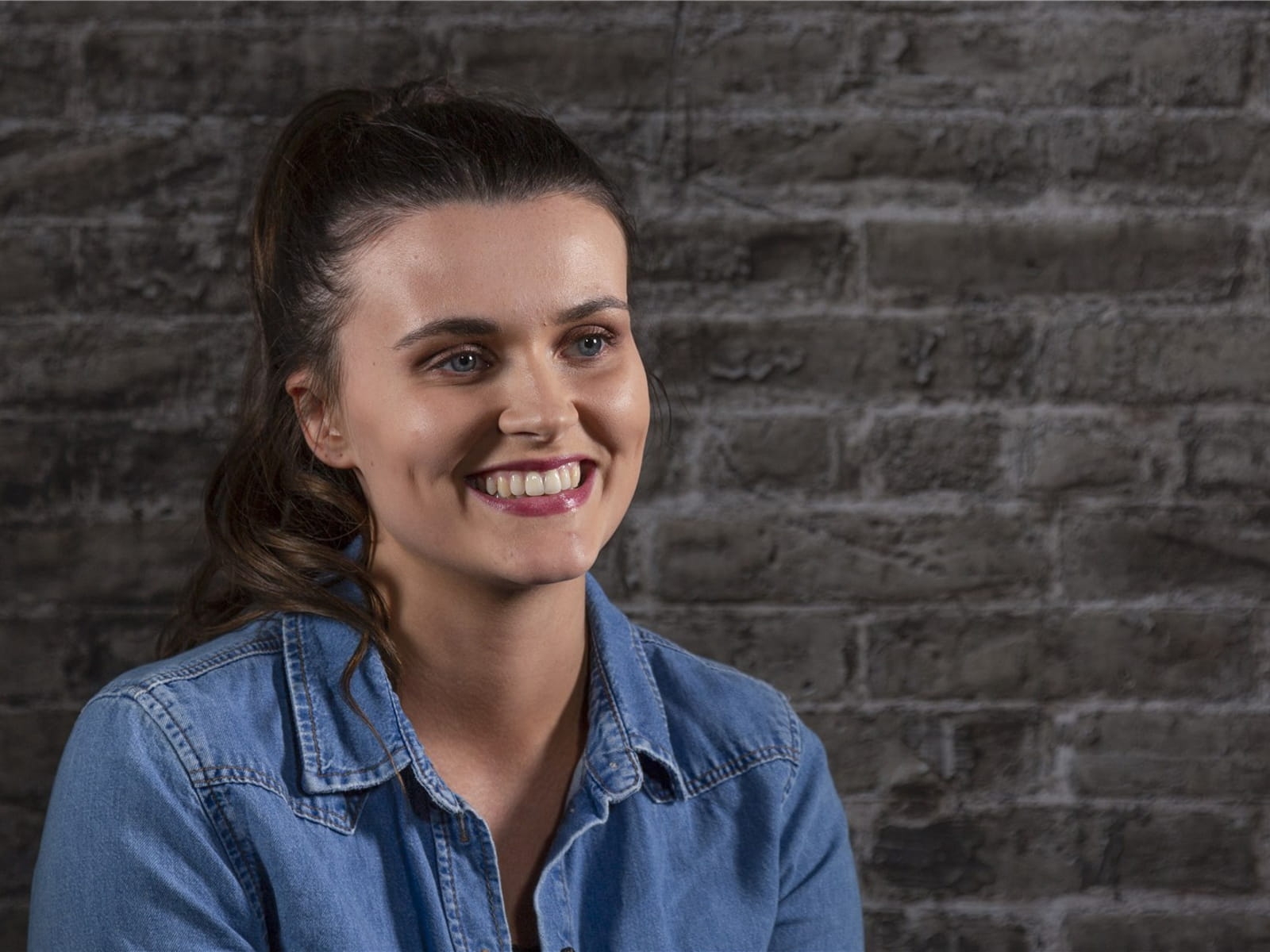 Składane tło dwustronne Urban Collapsible 1.5x2.1 m Painted White/Industial Brick