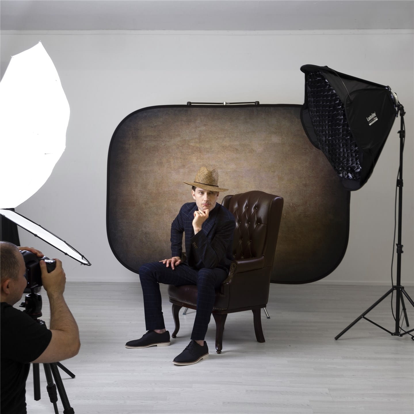 Składane tło dwustronne Urban Collapsible 1,5x2,1 m Walnut/Pewter